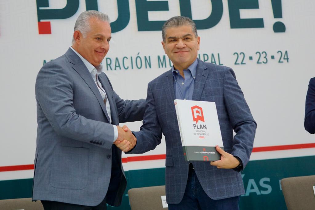 ACOMPAÑA MARS A ROMAN CEPEDA EN LA PRESENTACIÓN DEL PLAN MUNICIPAL DE DESARROLLO DE TORREÓN 