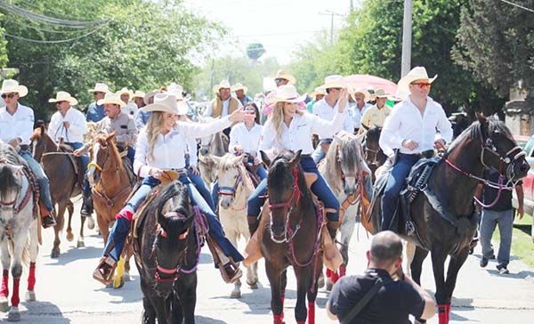 Cabalgata Múzquiz 2022 rompe récord