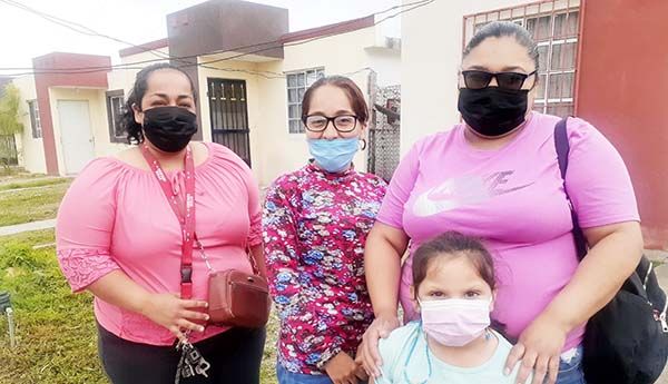 Abordan padres de preescolar a Riquelme