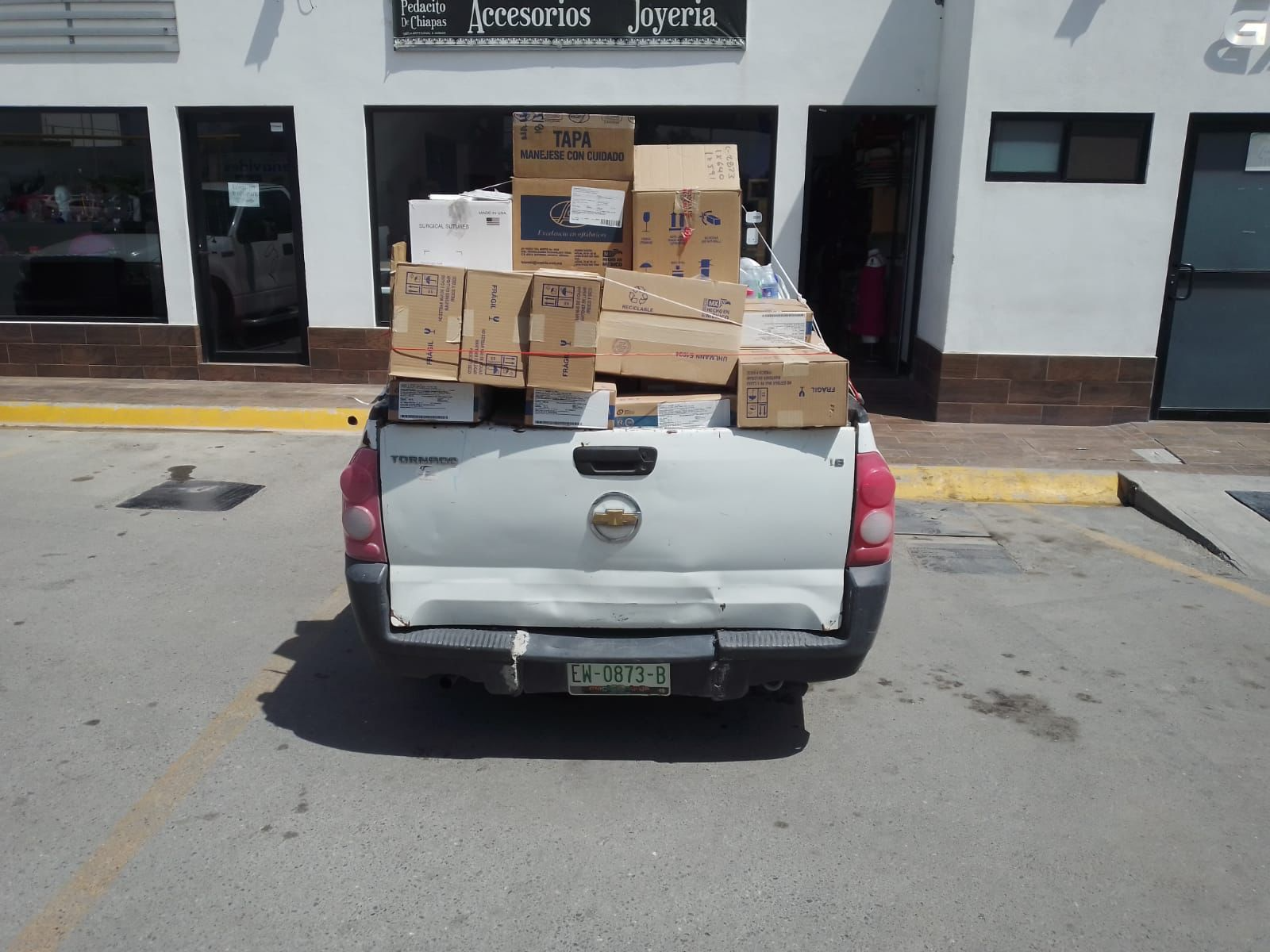 ENTREGA SALUD COAHUILA MEDICAMENTO A BRIGADISTAS QUE COMBATEN INCENDIOS FORESTALES