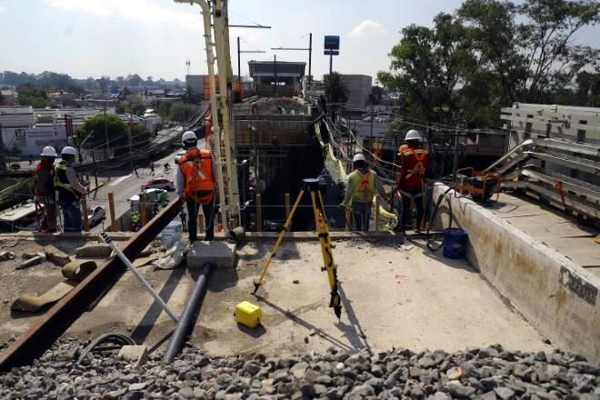 Exhibe bitácora irregularidades en obras de Línea 12