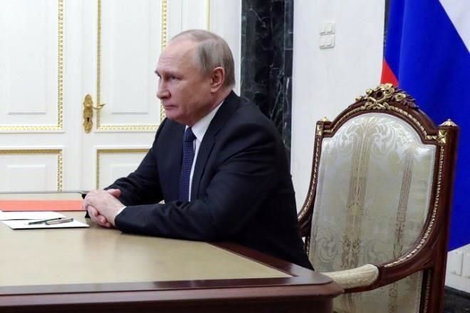 Amaga Putin con cortar exportaciones a Occidente