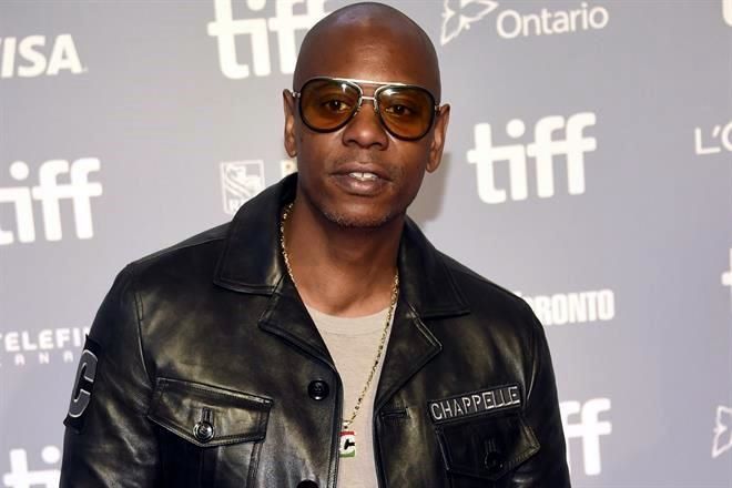 Atacan al cómico Dave Chappelle ¡en pleno show!