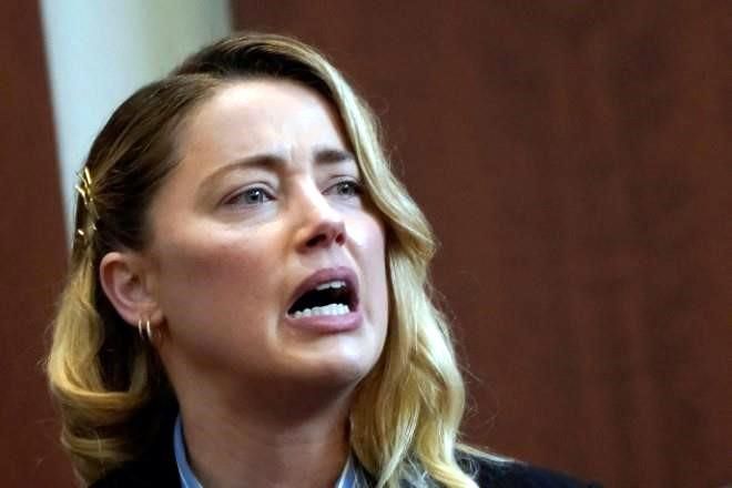 Amber Heard testifica; sostiene que vivió golpes e insultos