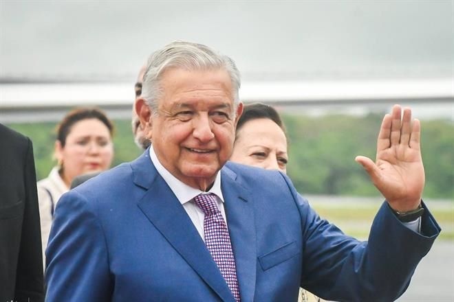 Arriba López Obrador a El Salvador