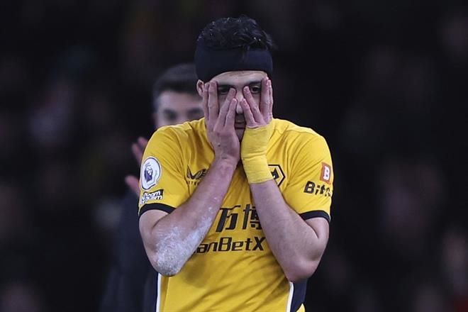 Se apaga el aullido goleador de Raúl Jiménez