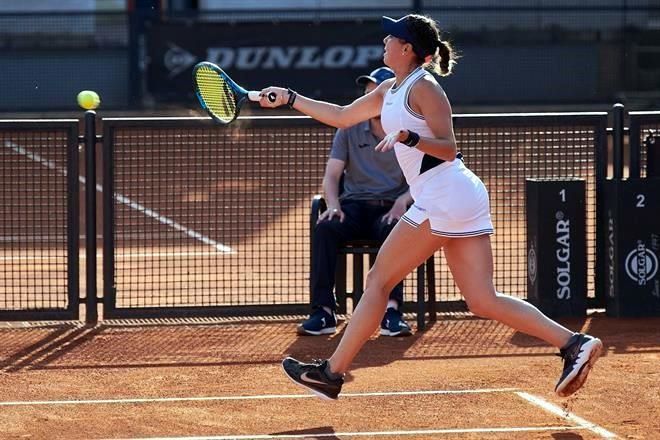 Avanzan Olmos y Dabrowski a Semis de Roma