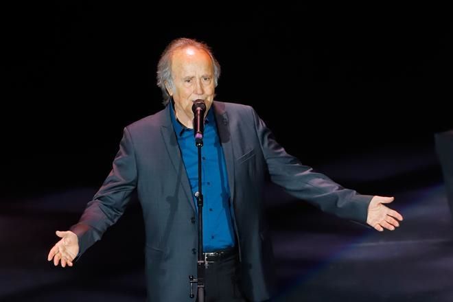 Da Joan Manuel Serrat emotivo adiós en el Auditorio Nacional