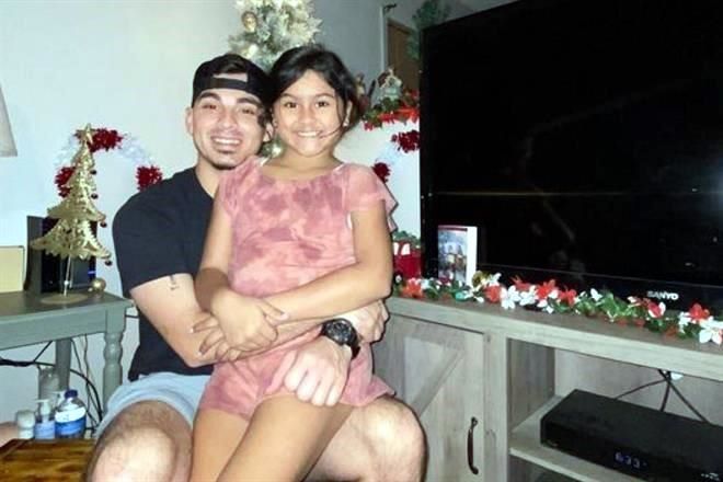 Se entera papá que hija murió por sobreviviente de tiroteo