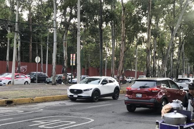 Libran congestionamiento vial en sentido contrario
