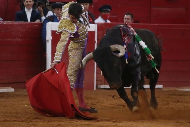 Prohíbe juez corridas de toros en la Plaza México