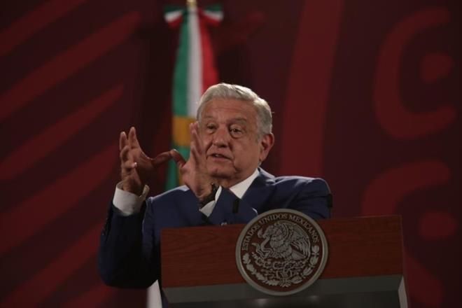 Reconoce AMLO que violencia ahuyenta médicos