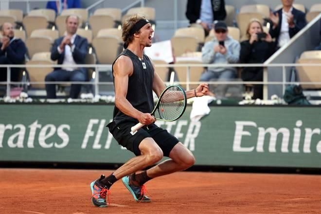 Echa Zverev a joven Alcaraz de Roland Garros