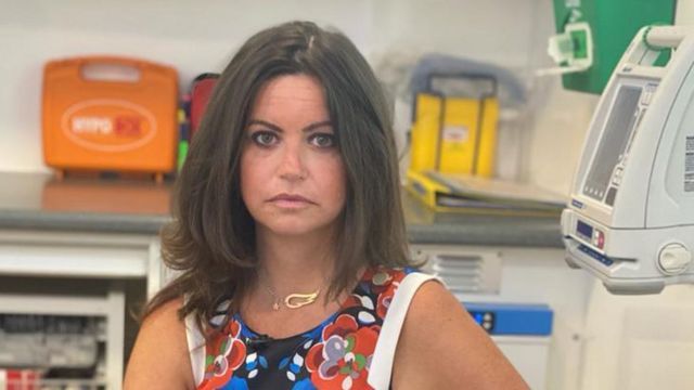 «Mi cuerpo no puede seguir»: la conmovedora despedida de una presentadora británica con cáncer terminal