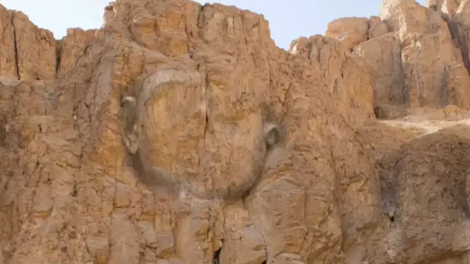 Descubren la esfinge del guardián de las momias reales de Luxor