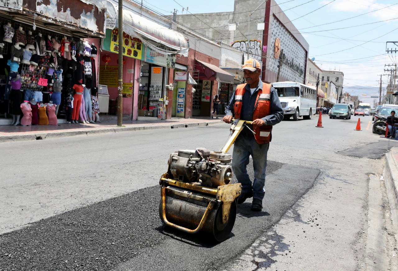 Continúan acciones de bacheo, ahora trabajan en el Centro Histórico