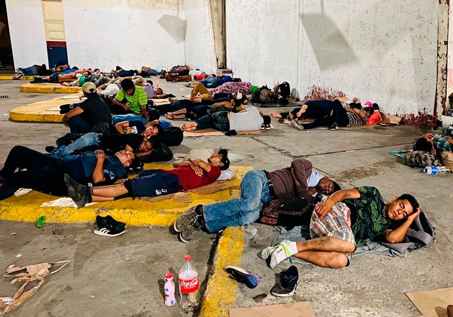 Protesta de migrantes provocó cierre del puente en PN