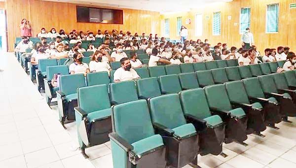 Imparten policías locales orientación sobre acoso