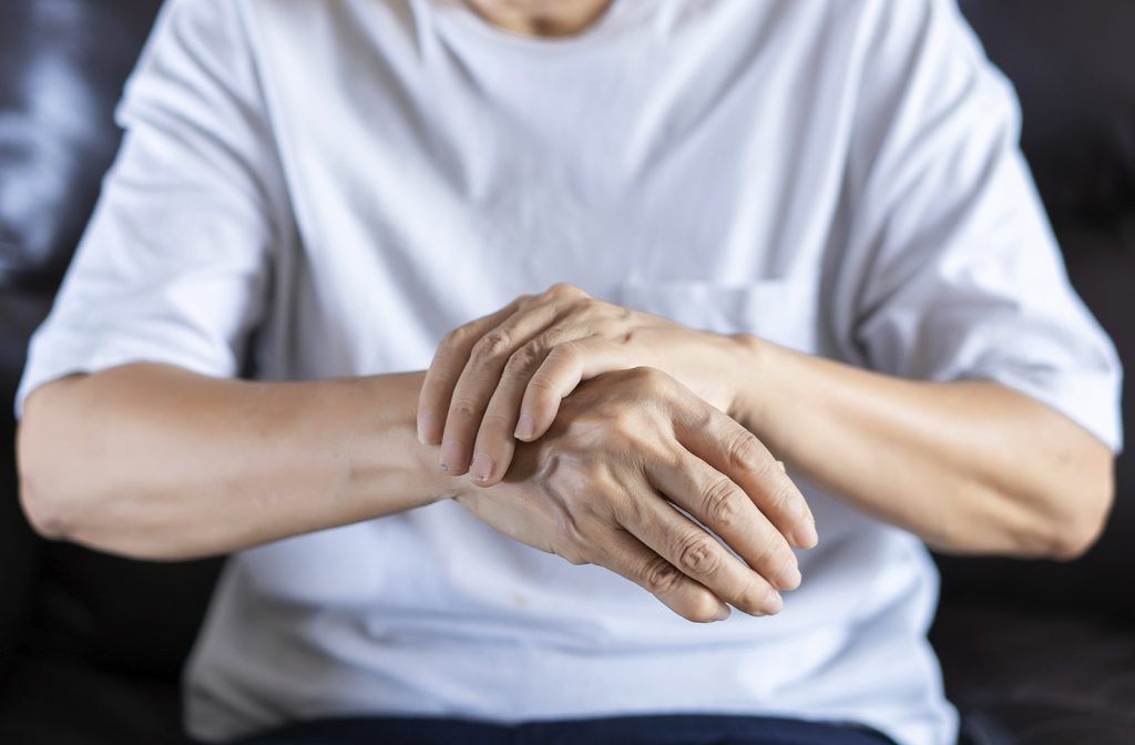 Cuando los huesos duelen porque se desgastan. Consejos para prevenir la artrosis