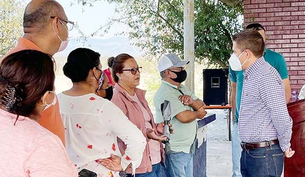 Escucha Hugo Lozano petición de campesinos