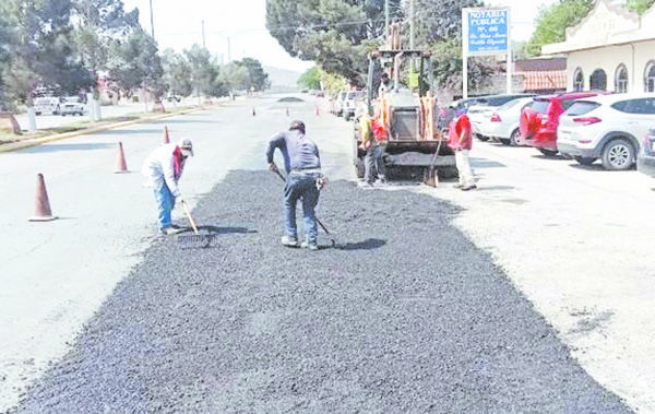 Tapan baches en calles de Ramos