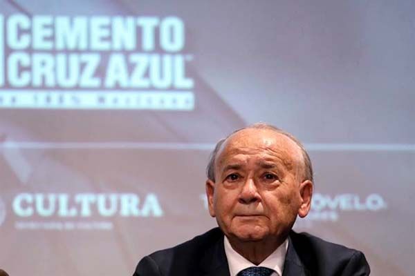 Reaparece Billy Álvarez, ex presidente de Cruz Azul