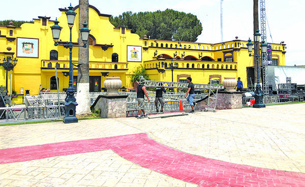 Cierran calles por festejo a madres