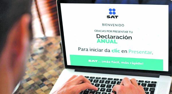 Roban “contadores” devoluciones de SAT