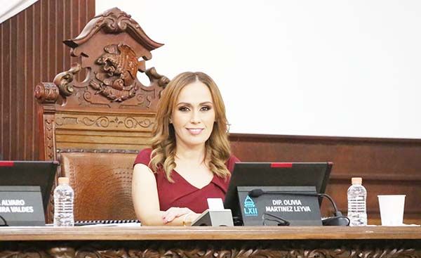 Exhortan a evitar uso del celular mientras manejan