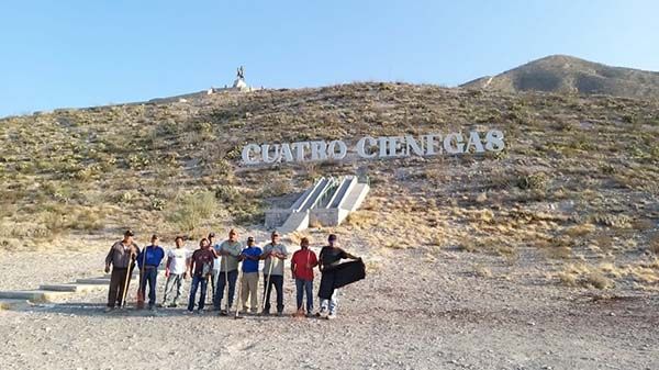 Limpian monumento ecuestre de Carranza