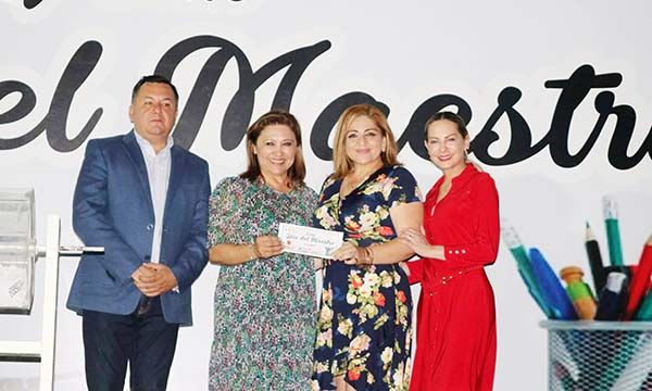 Merecido homenaje a los maestros en su día