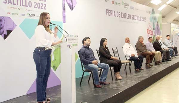 Ofertaron 44 empresas más de mil 600 vacantes