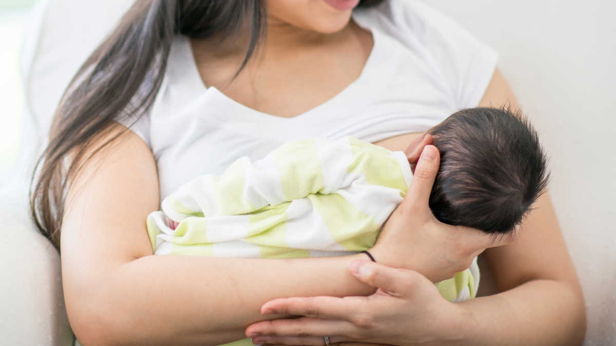 ¿Cortar el frenillo de la lengua de los bebés es riesgoso para su salud?