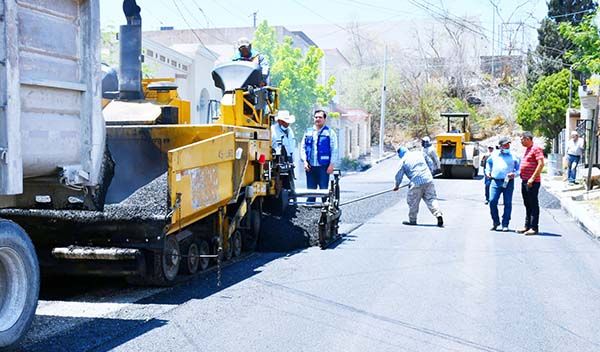 Supervisan obra en la Privada Progreso