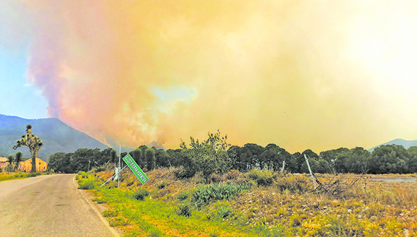 Crece el infierno; evacúan familias