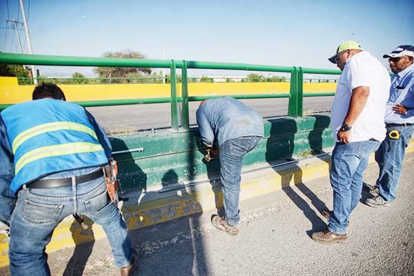 Ilumina alcalde puente vehicular al aeropuerto