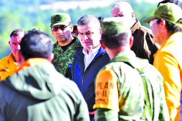 Van con todo para combatir incendios