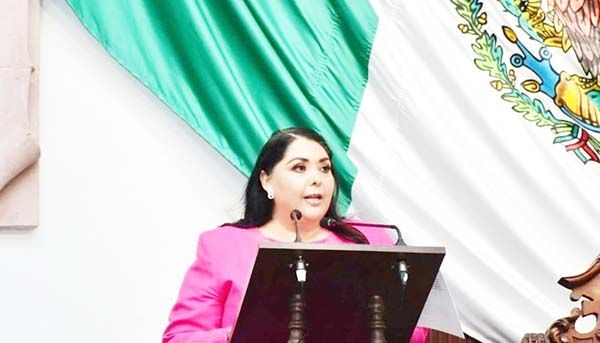 Trabaja Martha Loera por los derechos de adultos mayores