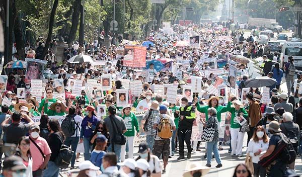 «Este día no es de fiesta», gritan madres en el país