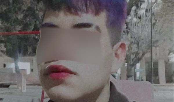 Discrimina preparatoria a joven por maquillarse