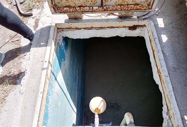 Regresan a estudiantes escuela estaba sin agua