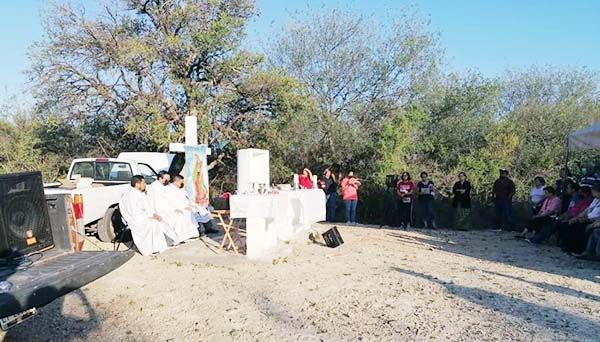 Continúan católicos pidiendo por lluvias