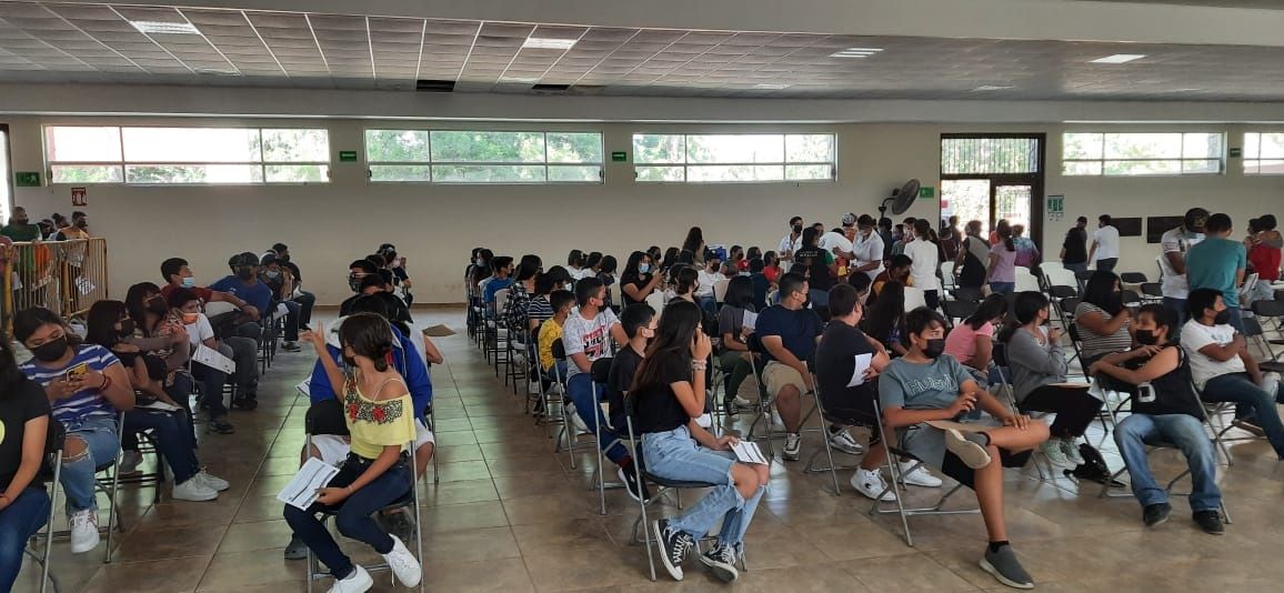 Aplican 972 vacunas a menores de 12 a 14