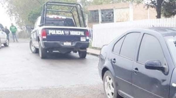 Golpean y asaltan a tres estudiantes
