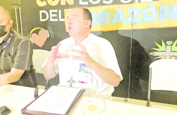 Contempla Vaticano excomulgar a padre
