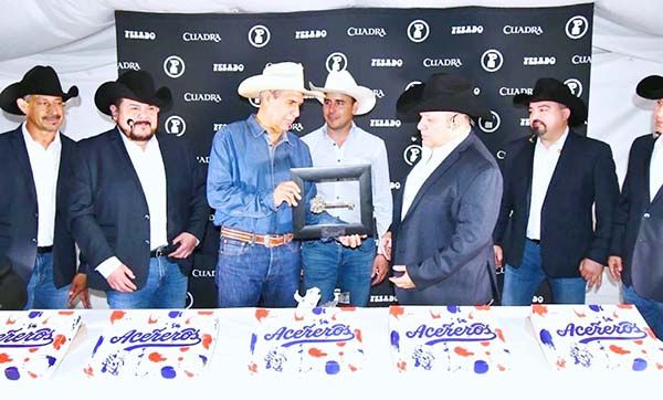 FESTEJA A MAMÁS DE LA REGIÓN CENTRO-DESIERTO