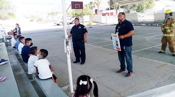 Capacitan a estudiantes para prevenir accidentes