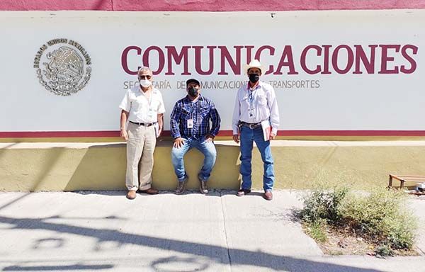 Entrega Castaños gestión de municipalización ante la SCT
