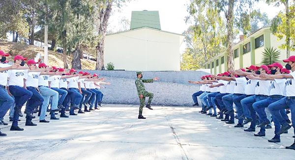 Llaman a jóvenes al servicio militar