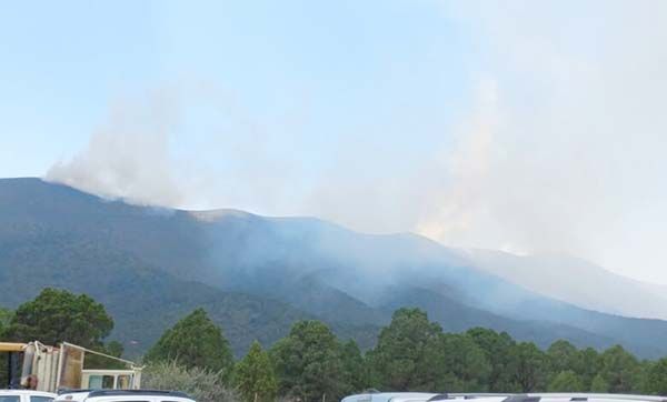 Avanza sin control incendio en Sierra